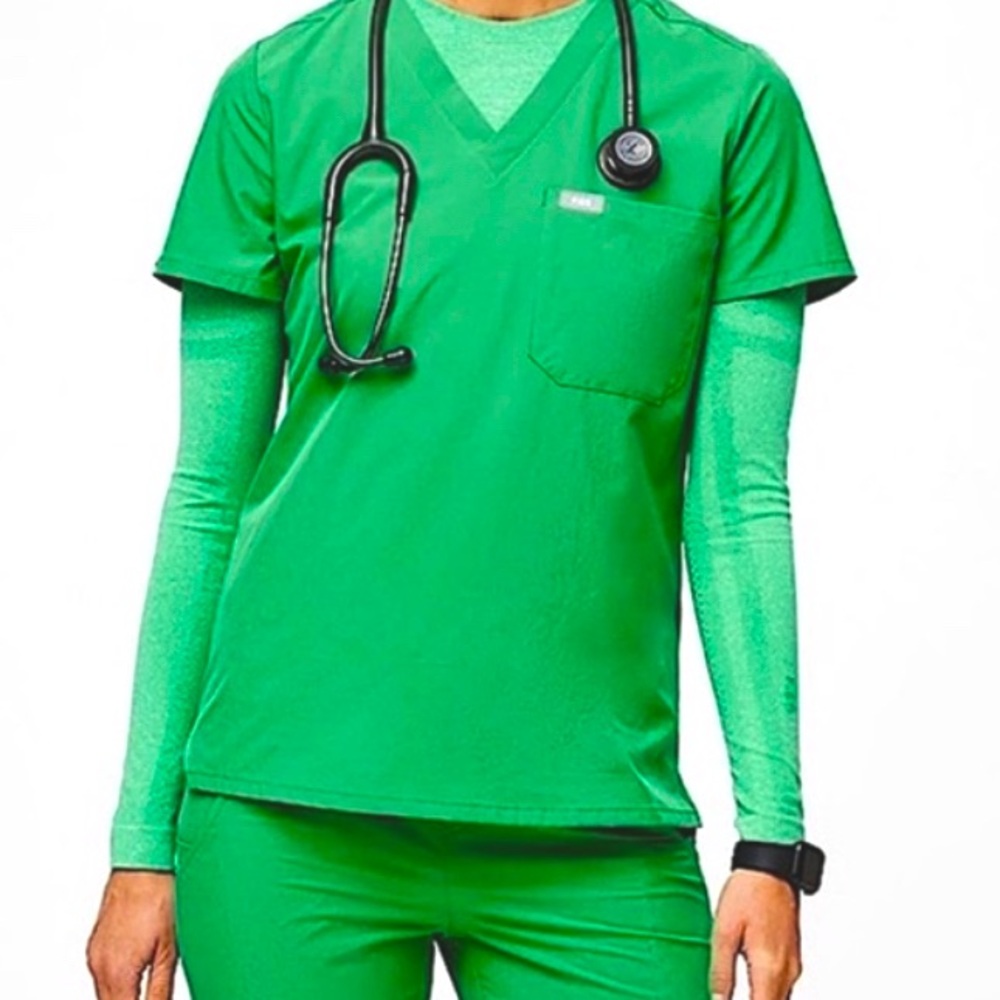 Figs scrub top